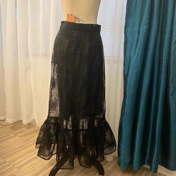 Sandra Mansour & H&M maxi skirt, size 6 - Picture 10 of 14